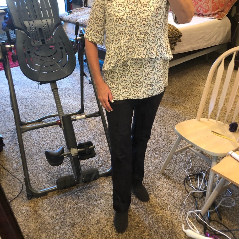 Women’s small flower print shirt.  Size small.